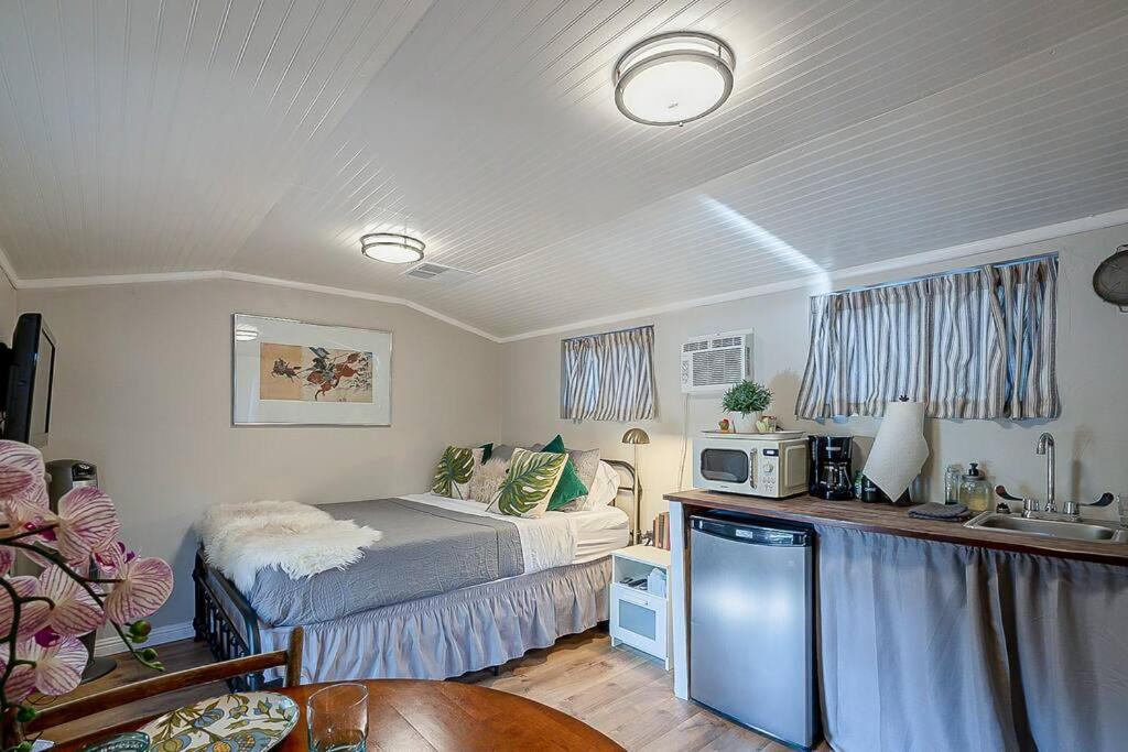 Cute Peaceful Tiny House Getaway W Backyard - Low Summer Rates! Tucson Bagian luar foto
