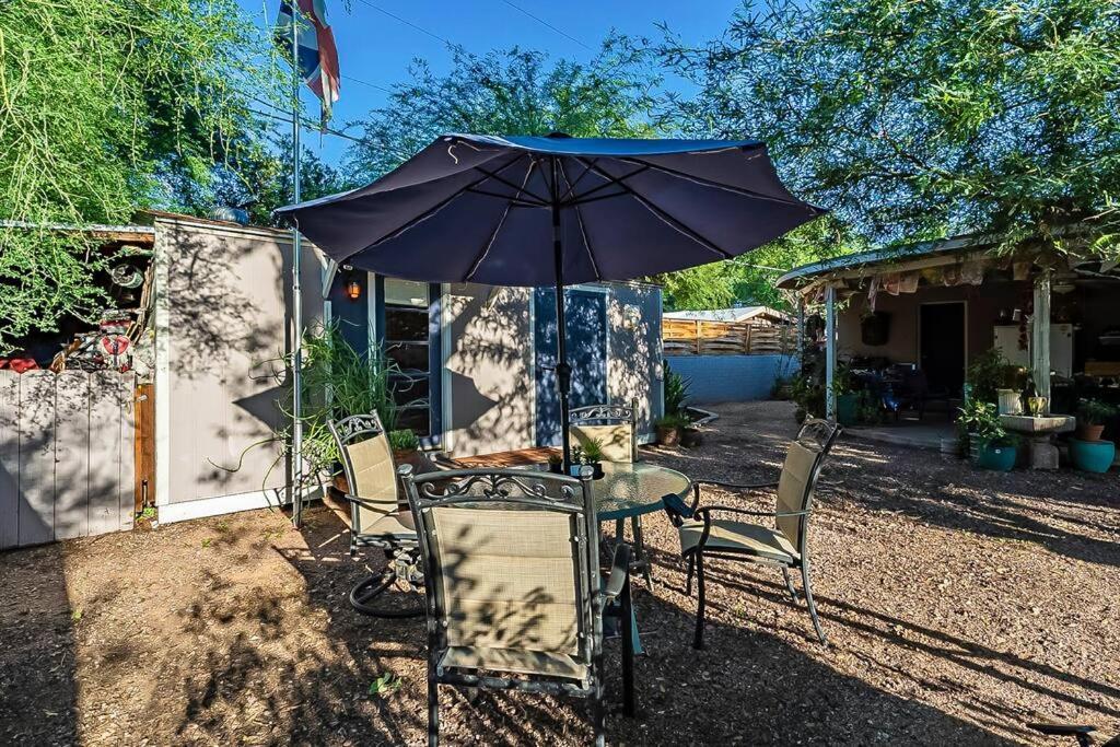 Cute Peaceful Tiny House Getaway W Backyard - Low Summer Rates! Tucson Bagian luar foto