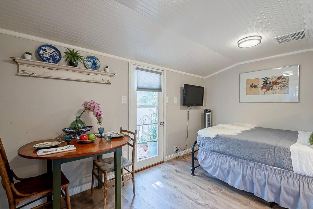 Cute Peaceful Tiny House Getaway W Backyard - Low Summer Rates! Tucson Bagian luar foto